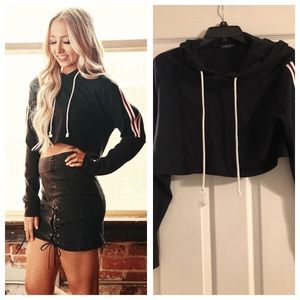 SIDE SWIPED CROPPED HOODIE